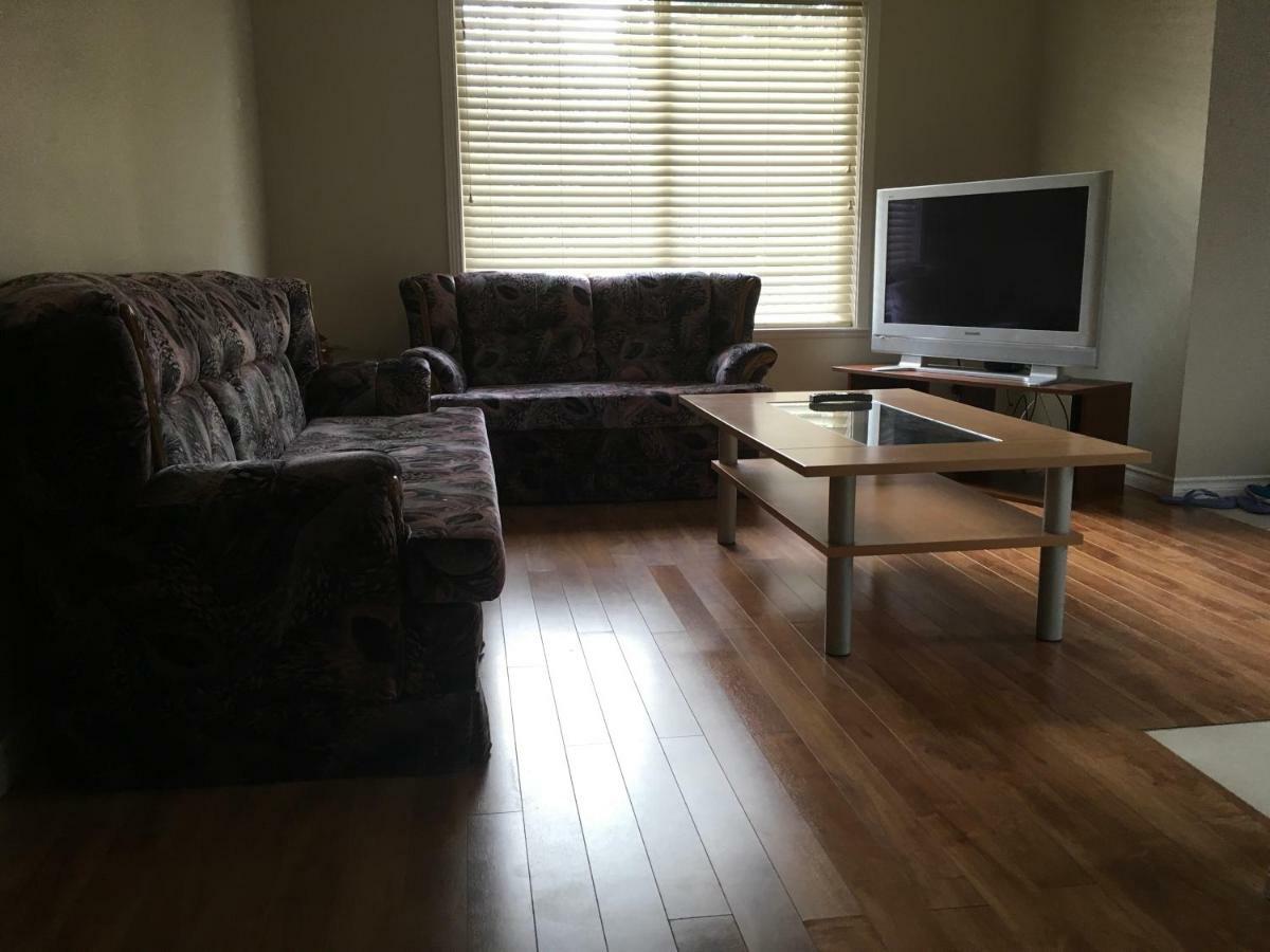 Decent Location Home เซอร์รีย์ ภายนอก รูปภาพ